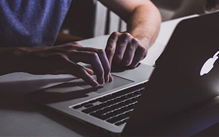 中国九游体育-英雄联盟 冠军争夺战白热化 TES与RNG强强对话，白热是哪个技能