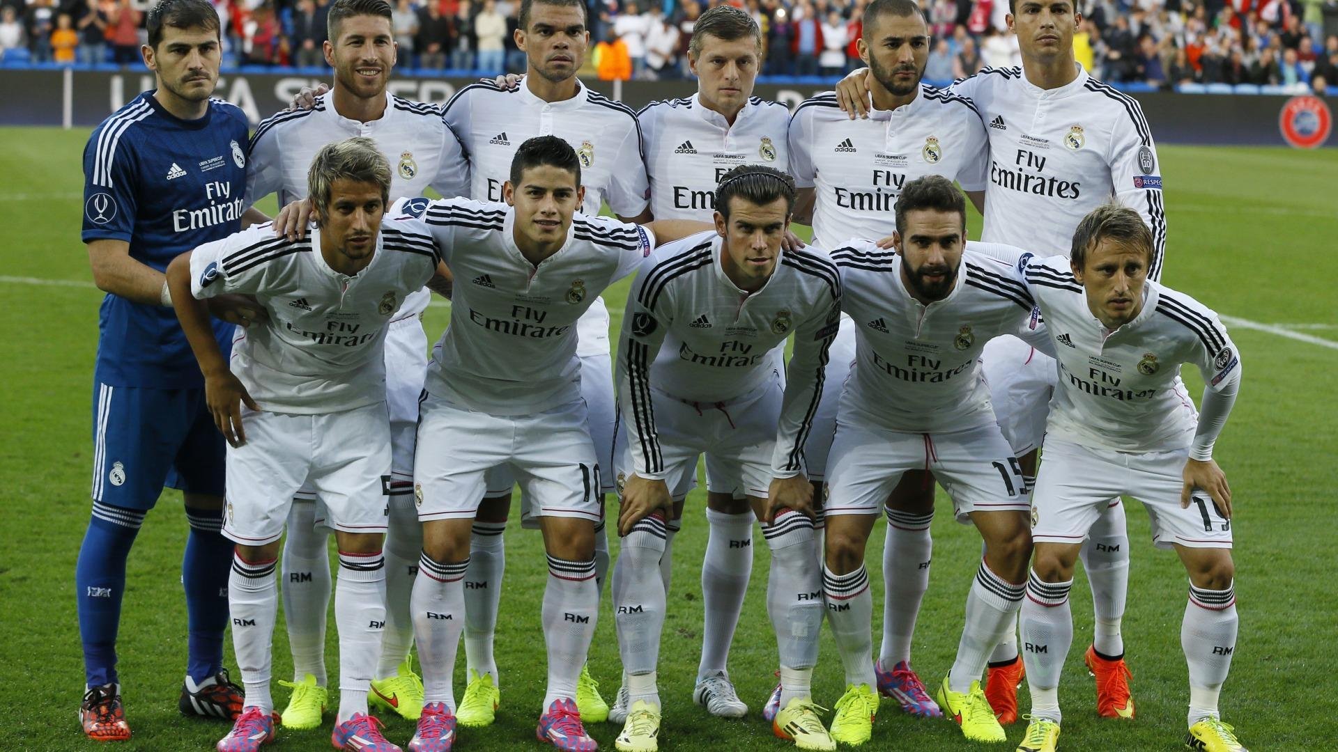 瑞士男足在巴黎奥运会上展现出强大的团队协作能力，瑞士男足队员